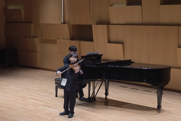 바이올린 김리원 공연 모습