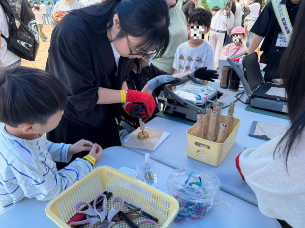 ‘2026 과학축제’ 재활용품 업사이클링을 주제로 체험 부스 운영 모습