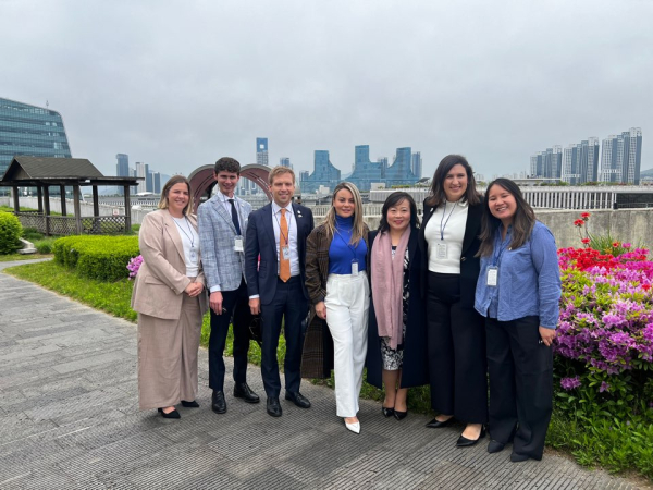 22일, 호주 의회 대표단 7명이 행정중심복합도시 방문 기념사진