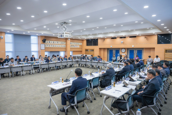 지난 22일, ‘제27회 청양 고추구기자 축제 추진위원회’ 제1차 회의에서 기본계획 등을 논의하고 있다.