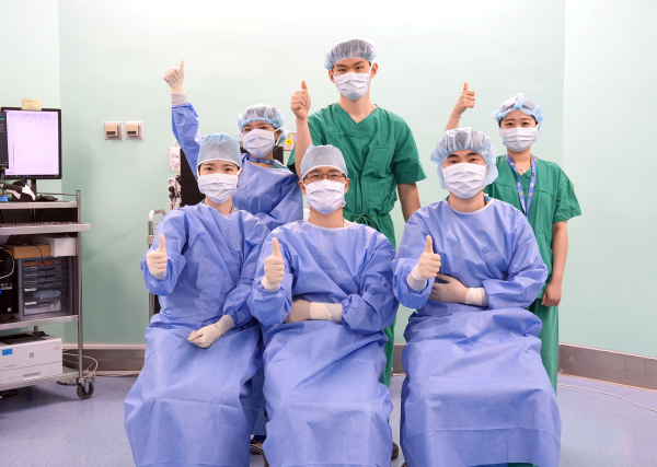 단국대병원 피부외과팀(앞줄 중앙이 박병철 교수)