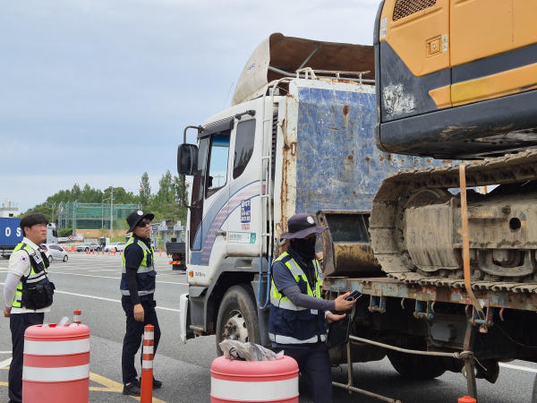 화물차 정비불량 합동단속 실시 사진(옥산휴게소, ‘26. 4. 21)