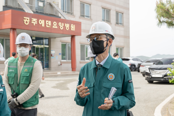 집중안전점검 기간을 맞아 관내 요양병원을 찾아 현장 점검 모습
