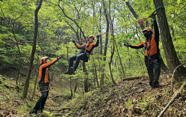 27일 오봉산 일원… 봄철 산악사고 대비 특별구조훈련 모습