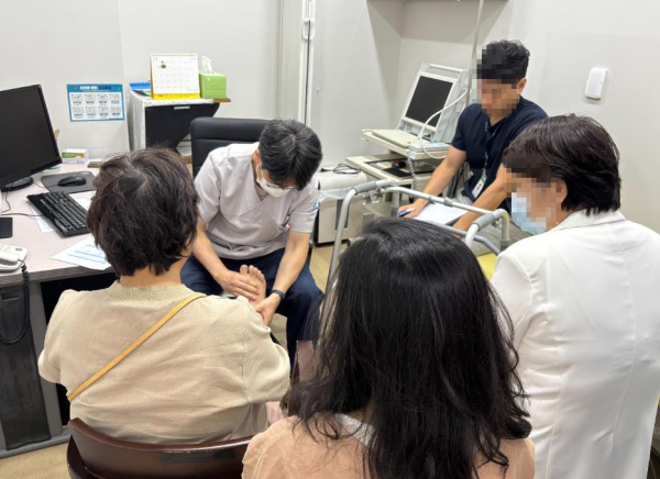 재가 의료급여 수급자가 퇴원 후 진료를 받고 있다