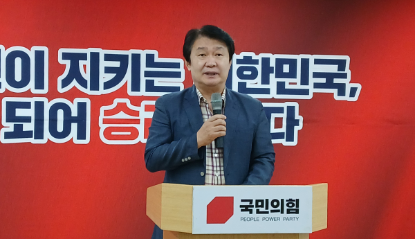 정용기 자문위원장은