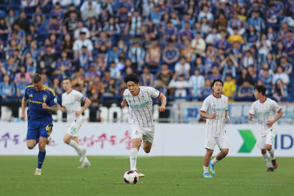 울산과 경기 (마사 선수 모습)