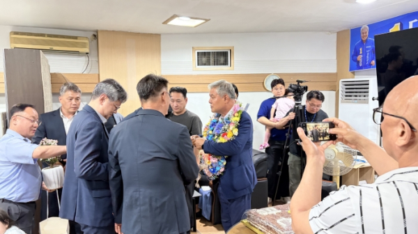 문정우 후보 당선 확정 모습 / 캠프 제공