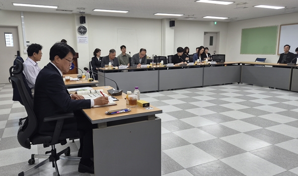 오석진 대전교육감직 인수위 업무보고 모습