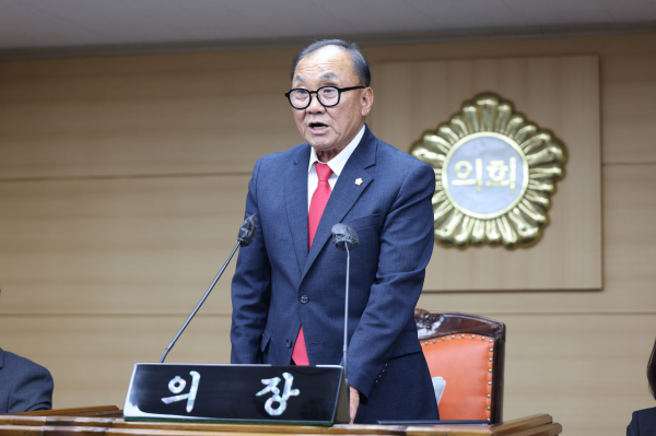 부여군의회 제10대 전반기 의장에 선출된 백용달 의장