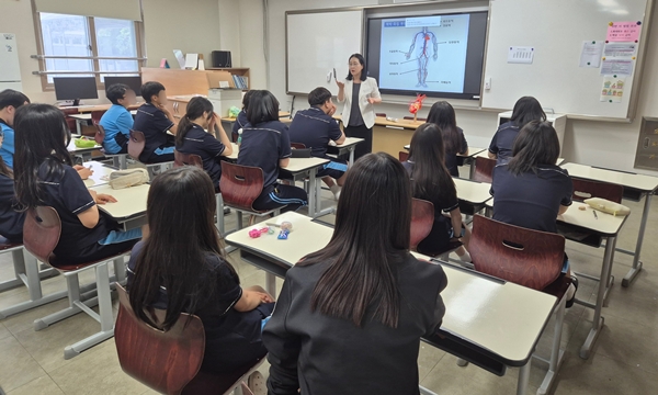 대전과학기술대학교 간호학과 신계중학교 1학년 대상 건강데이터 기반 미래 의료 진로체험