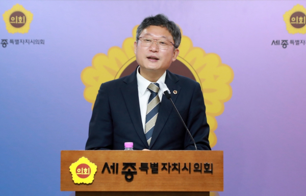 축사하는 안신일 세종시의회 의장