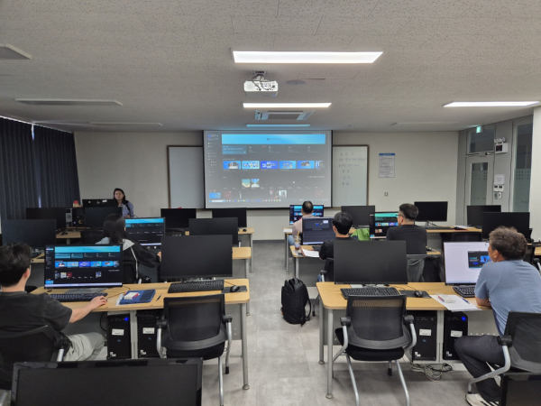 충남경찰청 과학수사계 재직 경찰관 대상으로 직무역량 강화 교육 진행 모습