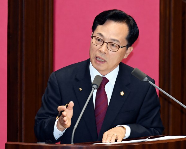 윤용근 국회의원