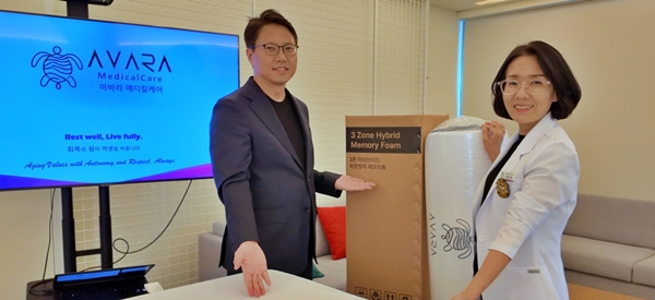 충남대 구자승 교수(왼쪽)와 배우자인 서은경 노인전문간호사