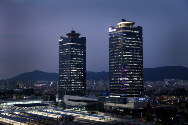 국가철도공단 사옥 (야경)