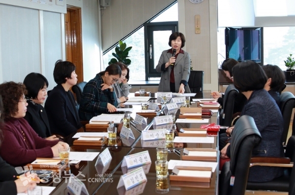 아산시의회, 세계여성의 날 기념 ‘여성의 정치참여 확대’ 간담회 / 충청뉴스 최형순 기자