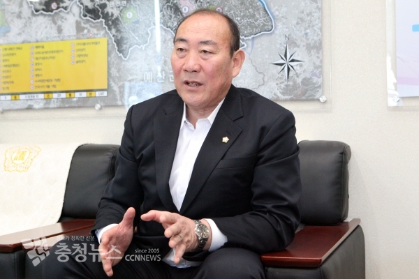 인터뷰하는 정상영 당진시의회 부의장 / 충청뉴스 최형순 기자