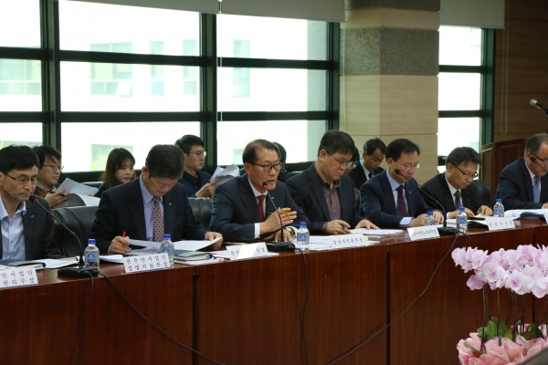 김종필 충남지역본부장이 업무 보고를 하고 있다