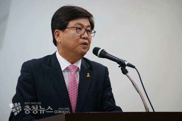 브리핑하는 최교진 세종시교육감 / 충청뉴스 최형순 기자