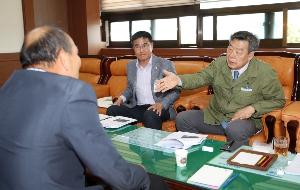 가세로 태안군수가 군민과 소통하는 현장 군수실 모습 (근흥면)