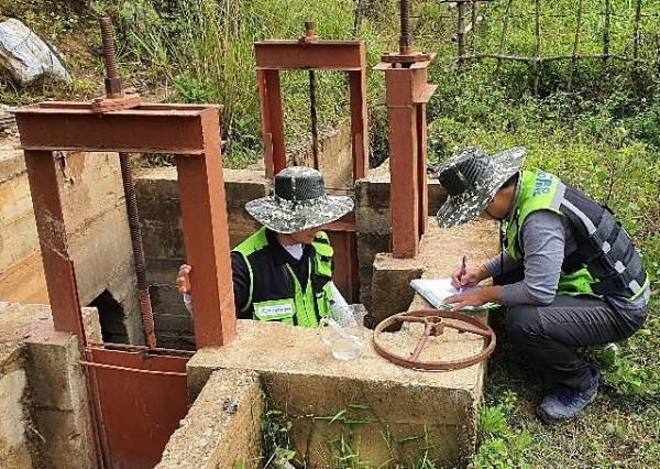농식품부와 농어촌공사는 라오스 시엔꽝저수지 정밀안전점검을 지원하고 안전분야 담당자와 기술교류를 추진한다