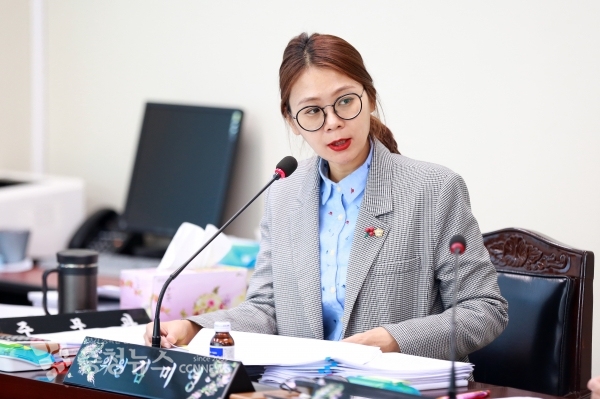 김미영의원이 조례취지를 설명하고 있다.