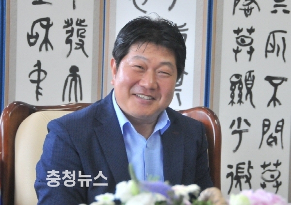 인치견 천안시의회 의장