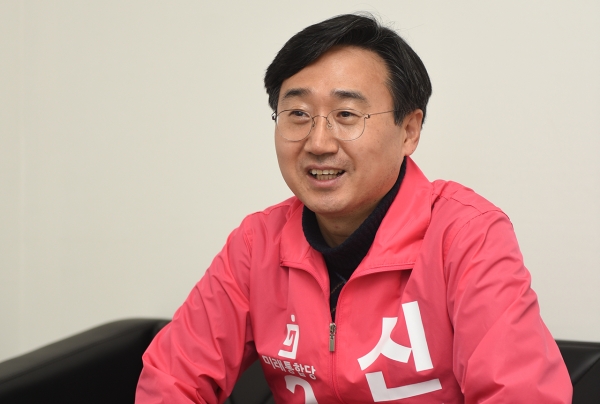 21대 총선 충남 천안 갑 선거구에 출마한 미래통합당 신범철 후보