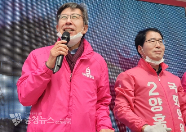 통합당 박형준(왼쪽) 공동 선대위원장과 양홍규 서구을 후보