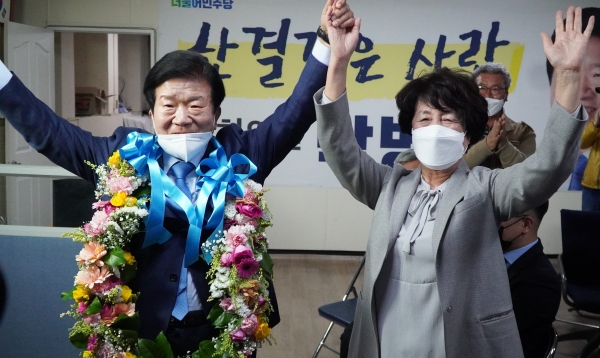더불어민주당 박병석(왼쪽) 서구갑 국회의원