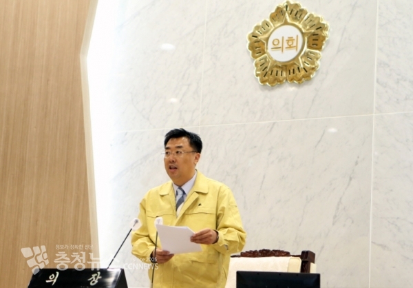 개회사 하는 김기재 당진시의회 의장