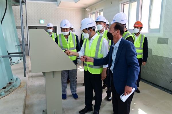 안전중심경영을 본격추진중인 김인식 사장은 지난 3일에도 파주 농촌용수공급사업현장을 찾아 현장안전점검을 했다