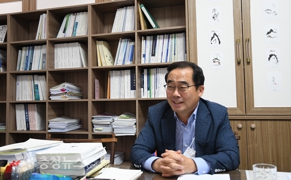 대전시의회 조성칠 부의장 충청뉴스 인터뷰 모습.