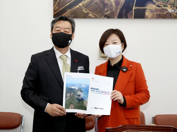 가세로 태안군수 이원-대산 연륙교 국가상위계획 반영 건의(진선미 국토교통위원장)