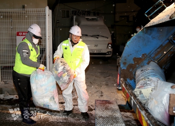 가세로 태안군수 태안읍 생활쓰레기 수거 현장체험