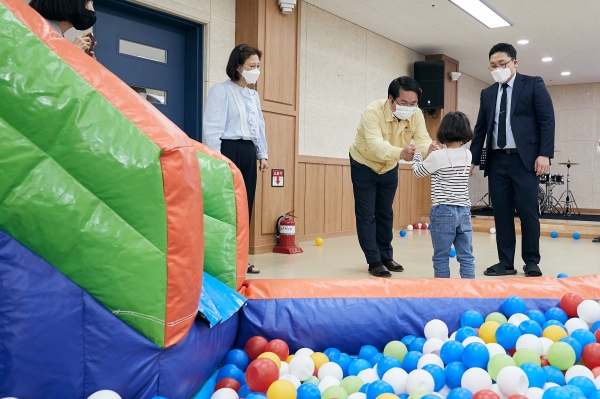 오세현 아산시장 아인하우스 방문 사진
