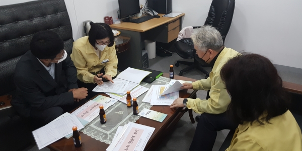 대전교육청이 대안교육 위탁기관 가온누리 둔산 교육장을 찾아 방역점검을 실시하고 있다.