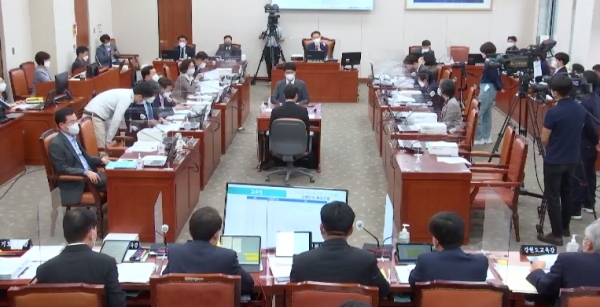 국회 교육위원회가 7일 대전, 세종, 충남 등 8개 시도교육청에 대한 국정감사를 진행했다