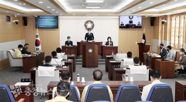 14일 태안군의회 본회의장에서 열린 제282회 임시회 모습.
