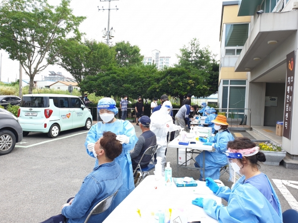 지난 번 외국인 근로자 코로나19 검사 의무화 당시 현장 사진