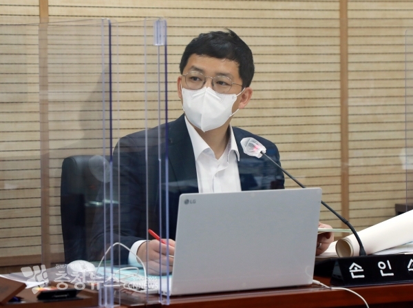 손인수 부위원장