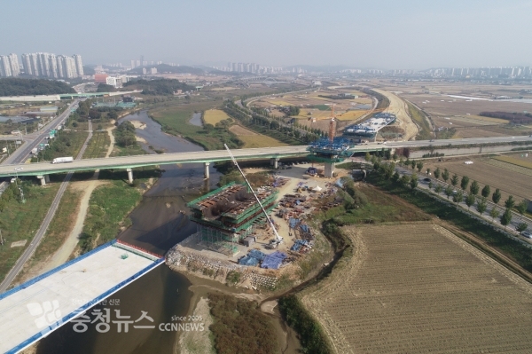 아산-천안 고속도로 건설 현장