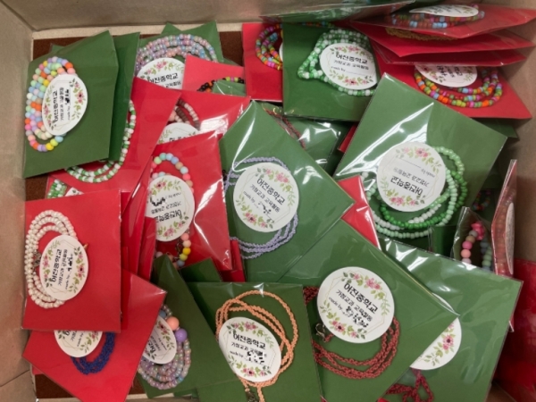 어진중학교, 직접 만든 마스크 스트랩 전달