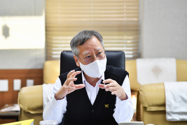 반장식 조폐공사 사장은 8일 취임 1주년을 맞아 ‘Small Success Heroes’와의 간담회를 가졌다