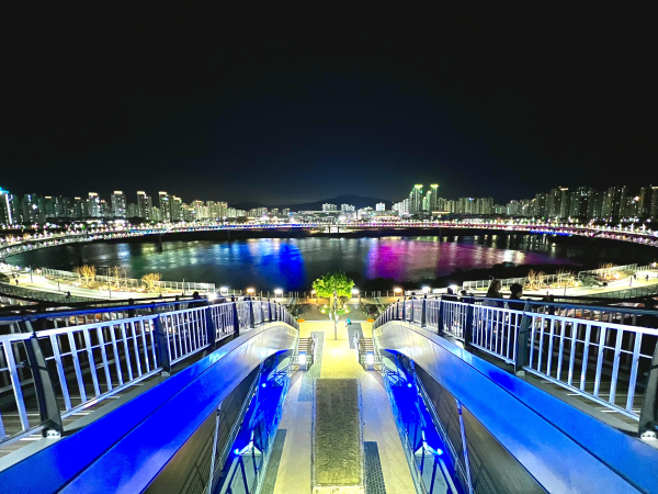 보행교야경전망대