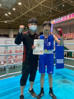 대전가오중 지도교사(왼쪽), 임성현선수(오른쪽)