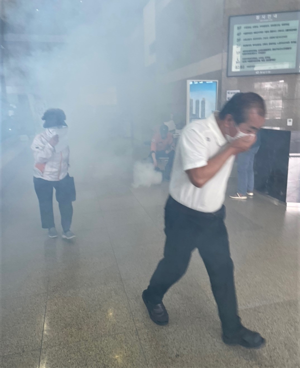 13일 행정복합타운 대형화재 발생 시 기관별 유기적으로 협조하고 소방 대응능력을 강화하기 위해 소방 합동훈련 실시