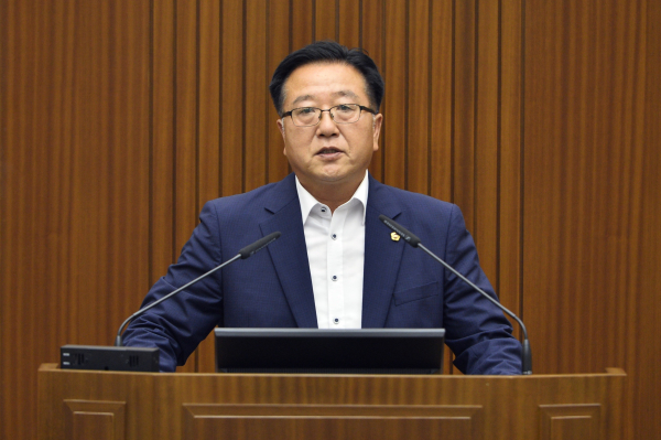 신임 김학서 제2부의장