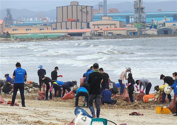 조폐공사 임직원들 포항시 수해복구 피해 지원
